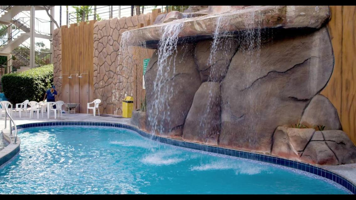 Aparthotel Golden Dolphin Com Cafe Da Manha! Piscinas 24h *