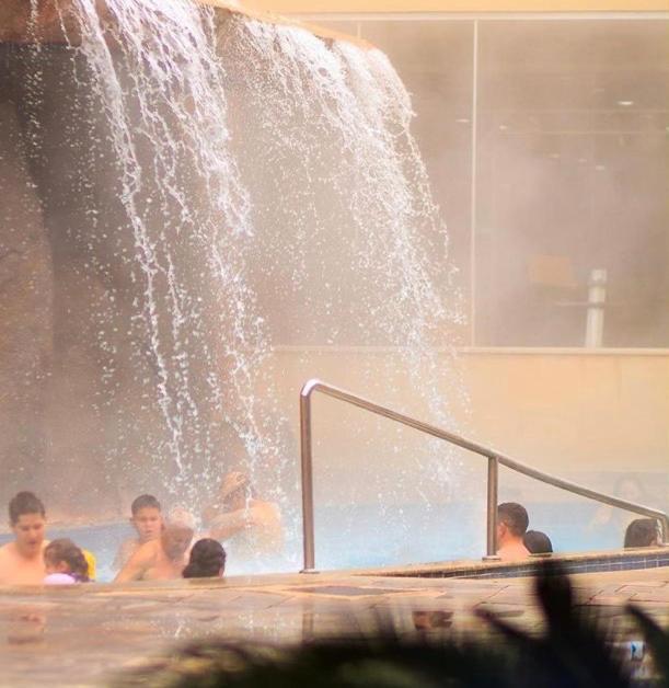 Golden Dolphin Com Cafe Da Manha! Piscinas 24h Aparthotel