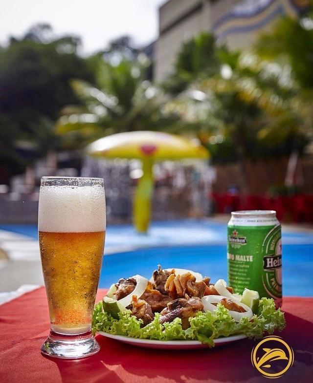 Golden Dolphin Com Cafe Da Manha! Piscinas 24h Aparthotel